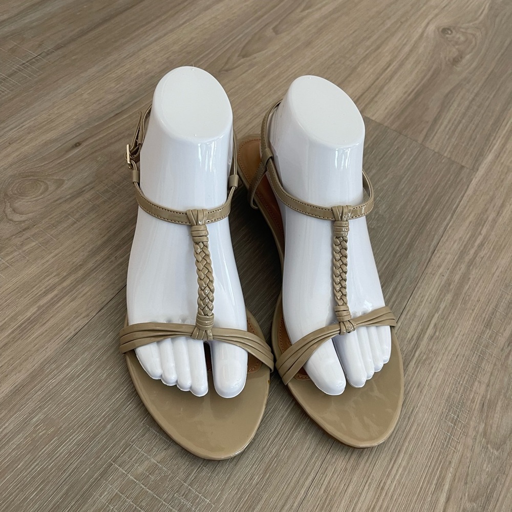 NWT Talbot patent leather nude sandals